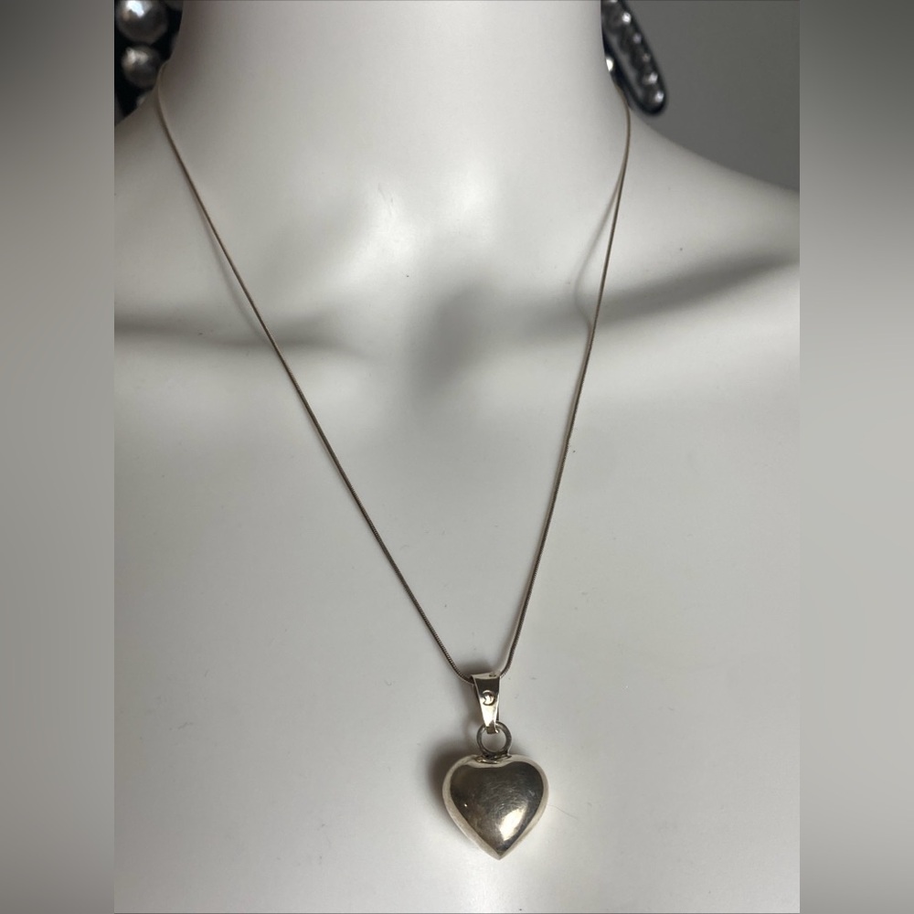 Mexico Chain necklace Sterling Silver 925 Rattling Puff Heart Charm Pendant10.5g